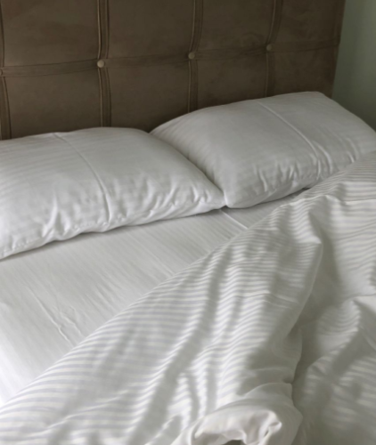 Simple Night Skincare Routine for Glowing Skin: A Step-by-Step Guide 6 Clean pillowcase and fresh bedding as part of a night skincare routine